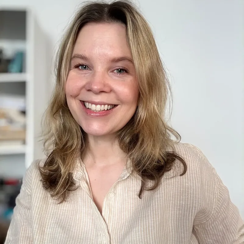 Portrait of Kaisa on the Human x Intelligent podcast